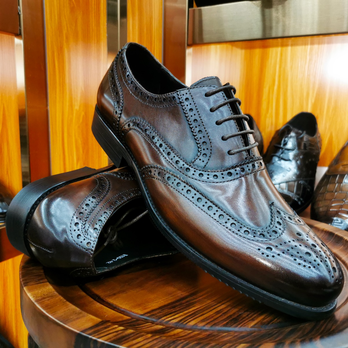Men Formal Wear Brown - 高級メンズドレスシューズ本革ブローグウィングチップトゥオックスフォードブラックブラウンレースアップビジネス結婚式フォーマルメンズシューズ
