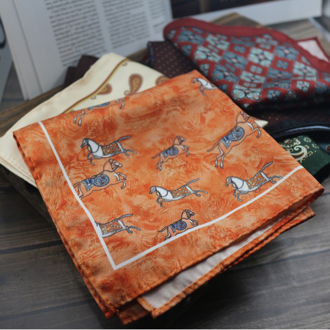 ヴィンテージプリントポケットチーフ メンズフォーマルスーツ、 - Men Formal Wear With Scarf のレビューと価格