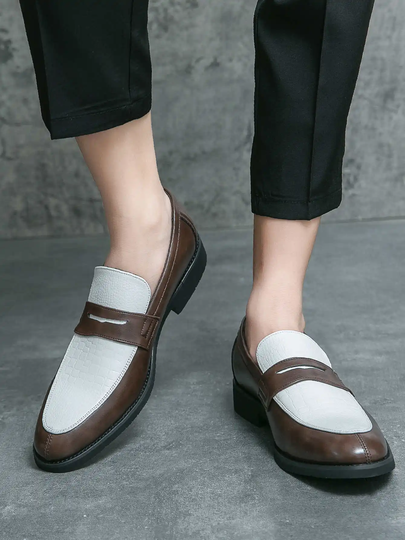 紳士フォーマルスケータースニーカー男カジュアルワイドシューズ - Men'S Best Sneakers For Formal Wear のレビューと価格