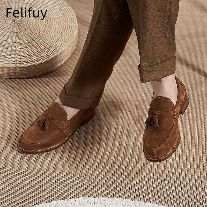 新しいブラウンメンズフラットローファー牛革スエードタッセルカ - Men Formal Wear Brown のレビューと価格