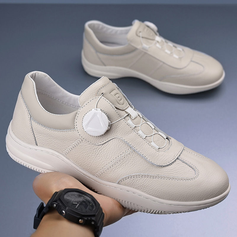 トレンディな革靴メンズカジュアルロータリーバックル簡単着用ロ - Men Formal Wear With Sneakers のレビューと価格