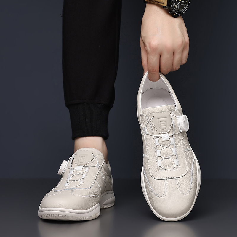 トレンディな革靴メンズカジュアルロータリーバックル簡単着用ロ - Men Formal Wear With Sneakers のレビューと価格